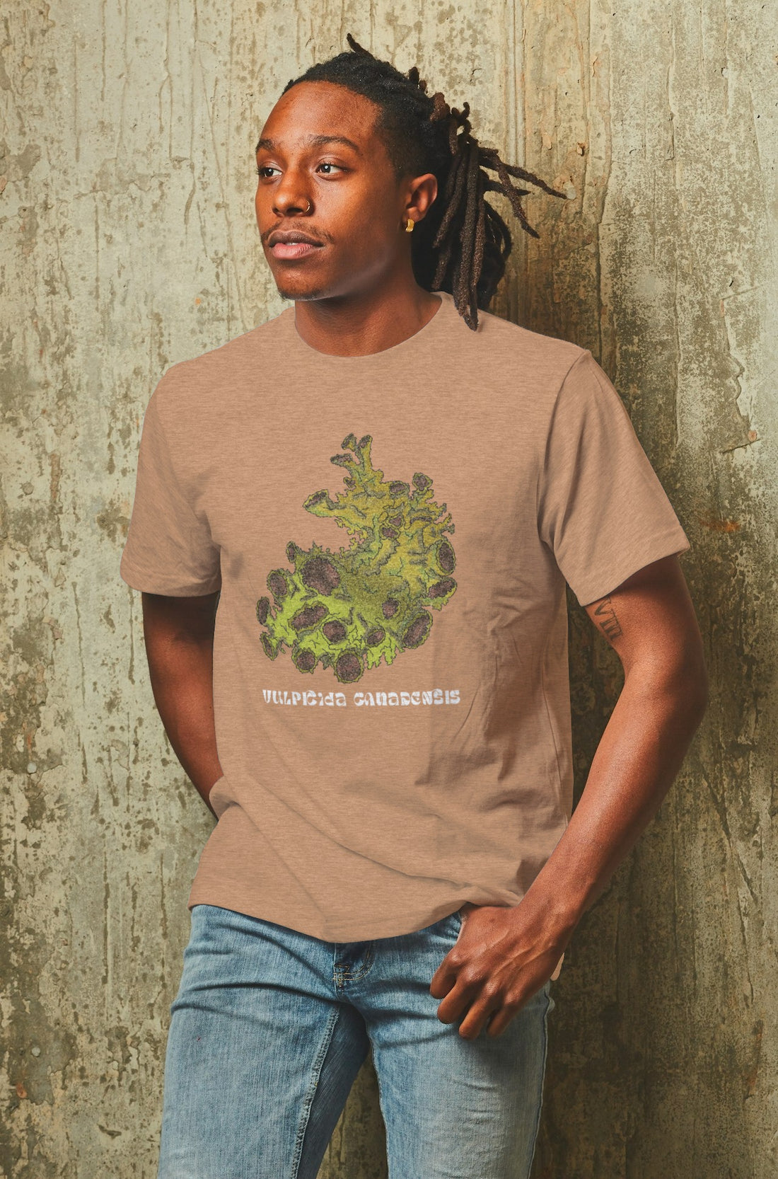 T-shirt fungus lichen Vulpicida canadensis